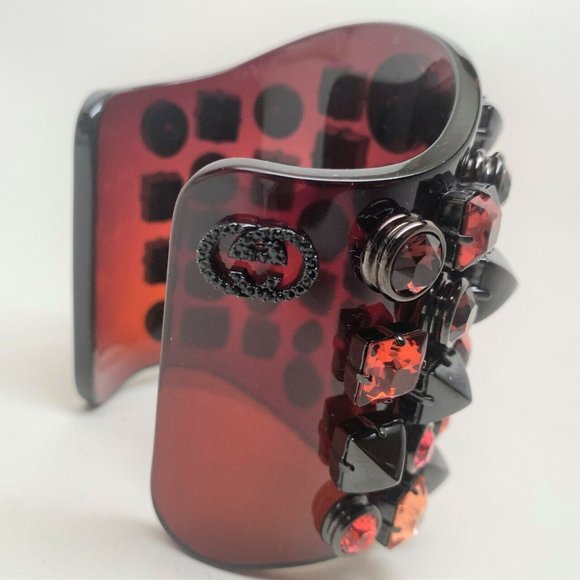 Haute Couture Gucci Burgundy Plexiglass, Crystal & Resin Large Cuff Bracelet - Picture 6 of 6